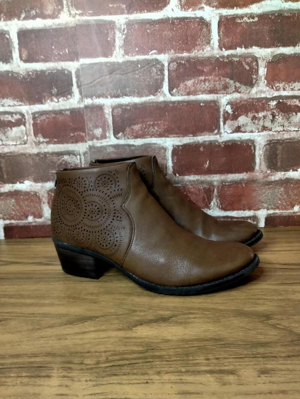 Umberto Raffini Kirby Ankle Boots Womens Size 7.5 EU 38 Leather Block Heel Boot